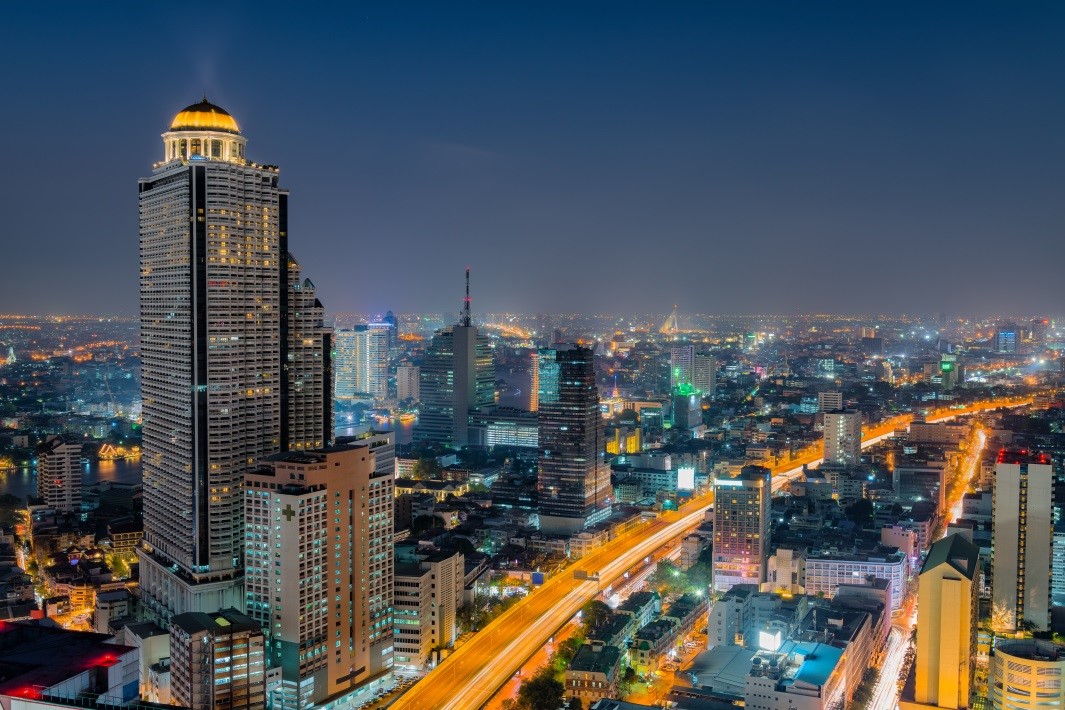 5 things you need to know before buying Thailand property Buying a Thailand property can either be a worthwhile investment, or could ruin your financial plans. Avoid financial complications with these 5 important factors tbefore purchasing a Thailand property.